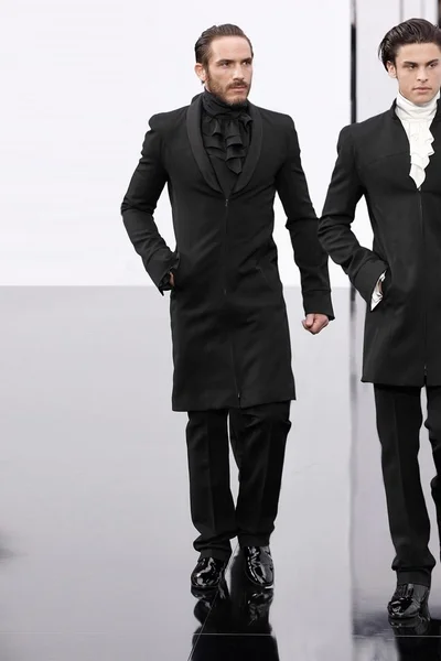 Look 60